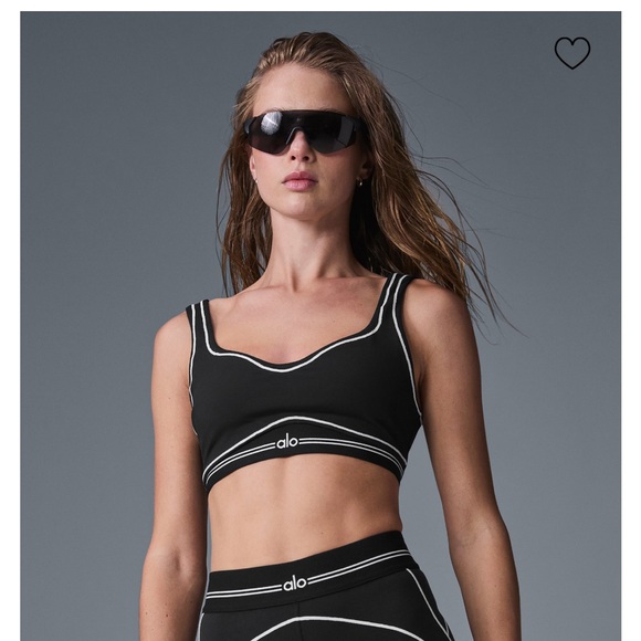 Alo Yoga Airbrush heartthrob bra- Black - Picture 5 of 6